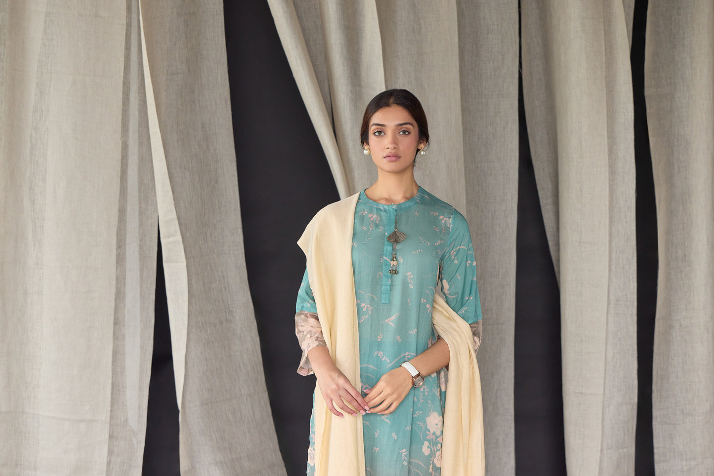 Retro Blue Floral Oakwood Kurta Set ( of 2)