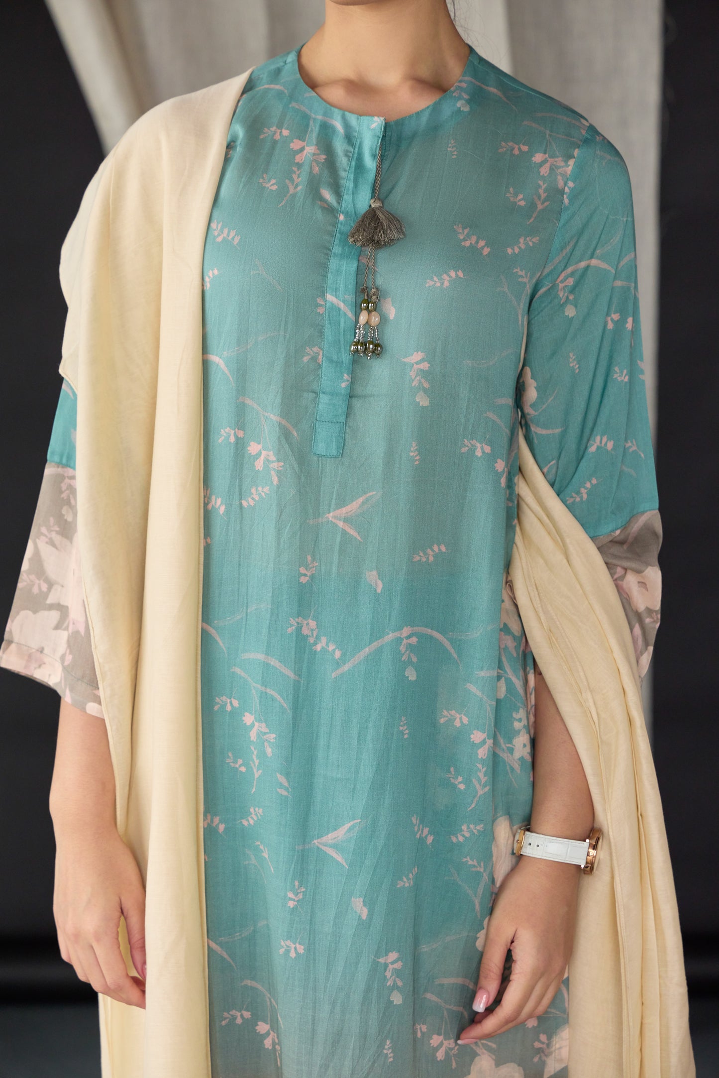Retro Blue Floral Oakwood Kurta Set ( of 2)