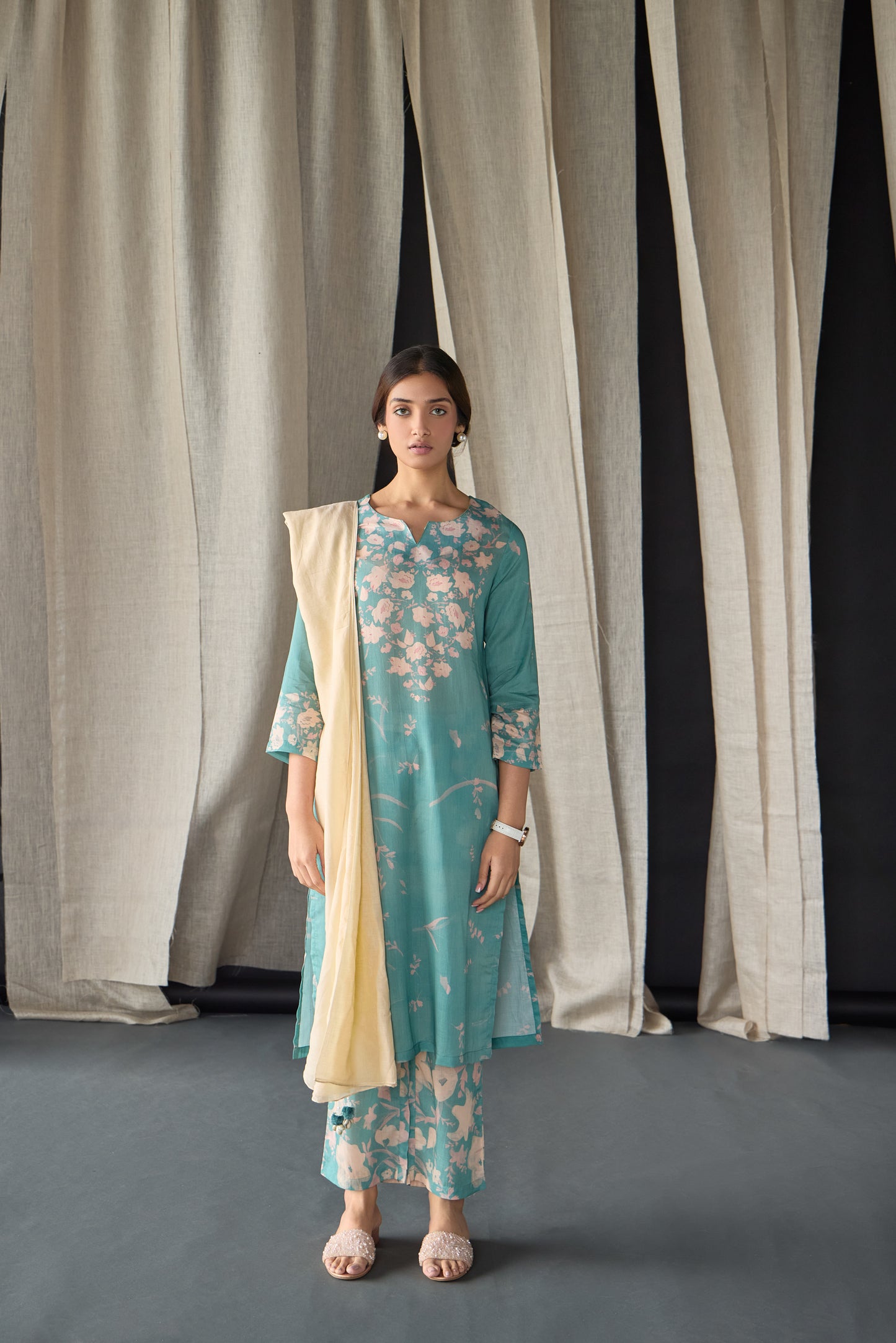 Retro Blue Oakwood Kurta Set ( of 2 )