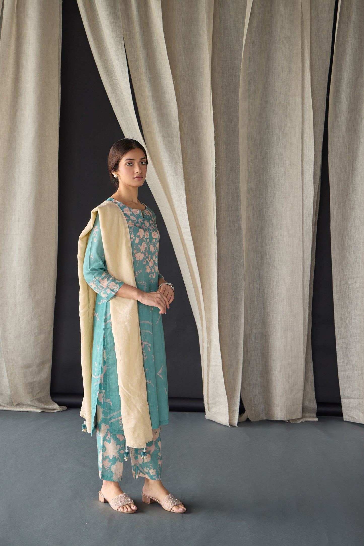 Retro Blue Oakwood Kurta Set ( of 2 )