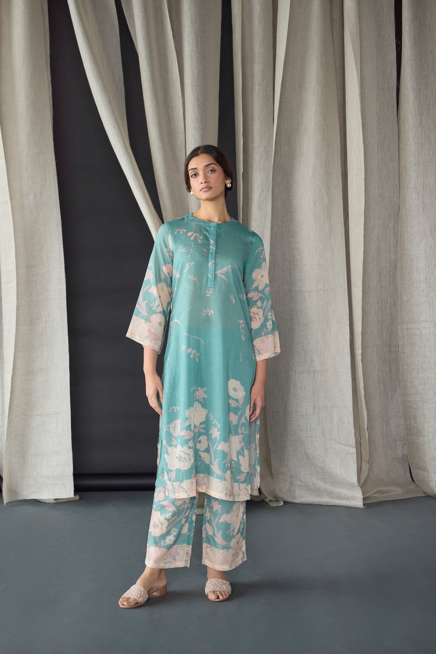 Flared Retro Blue Floral Oakwood Kurta Set
