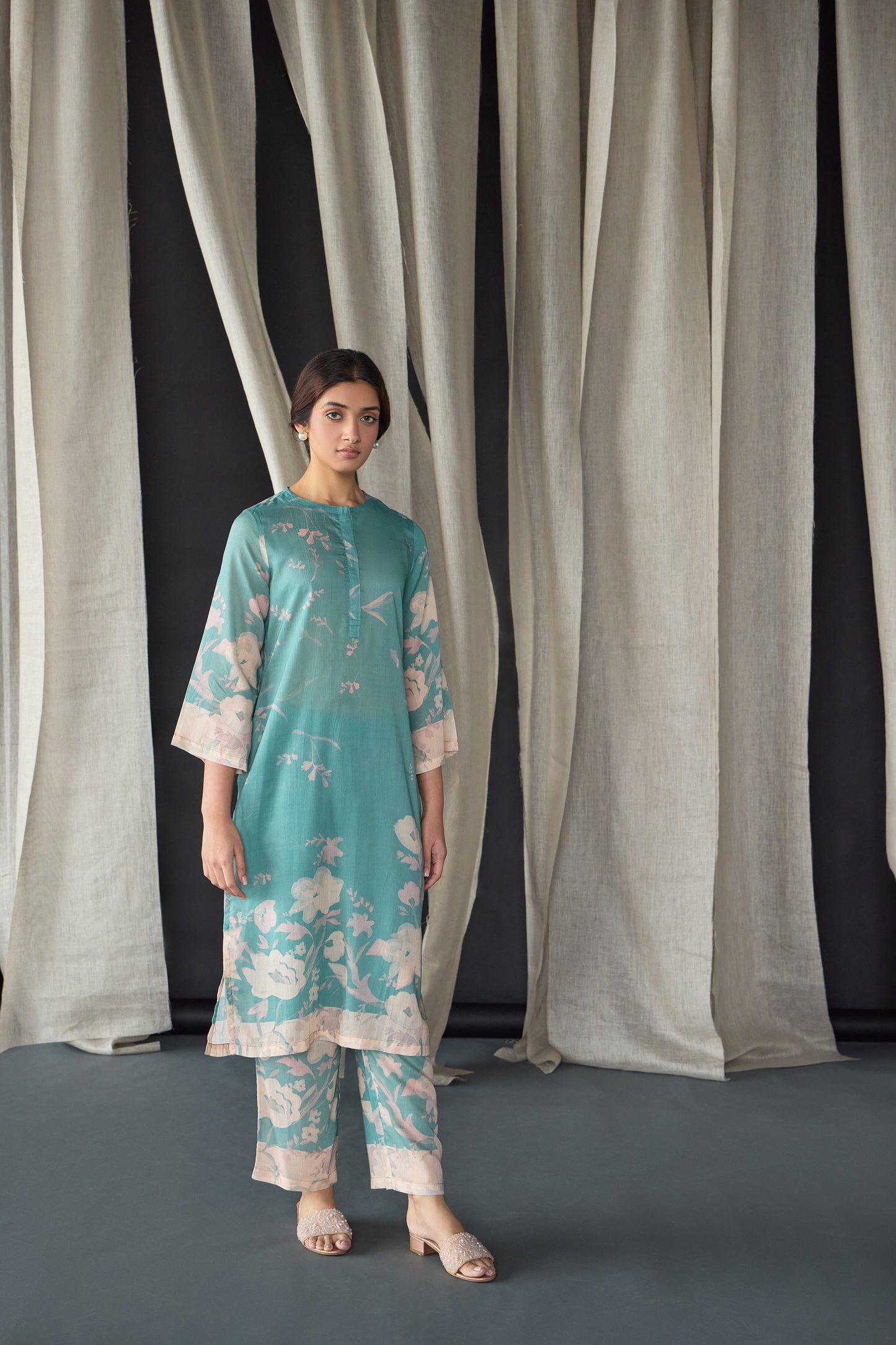 Flared Retro Blue Floral Oakwood Kurta Set