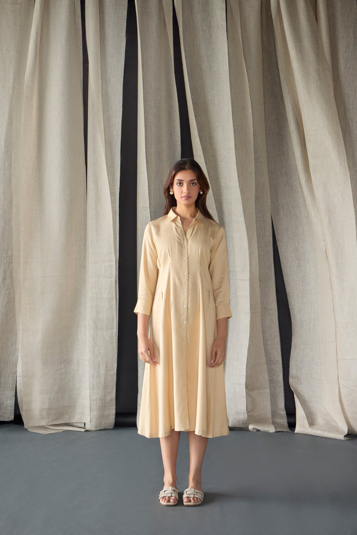 Mellow Fitted Shirt Dress