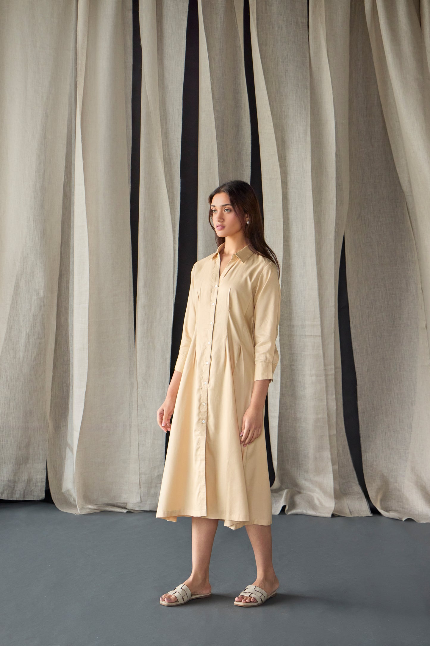 Mellow Fitted Shirt Dress