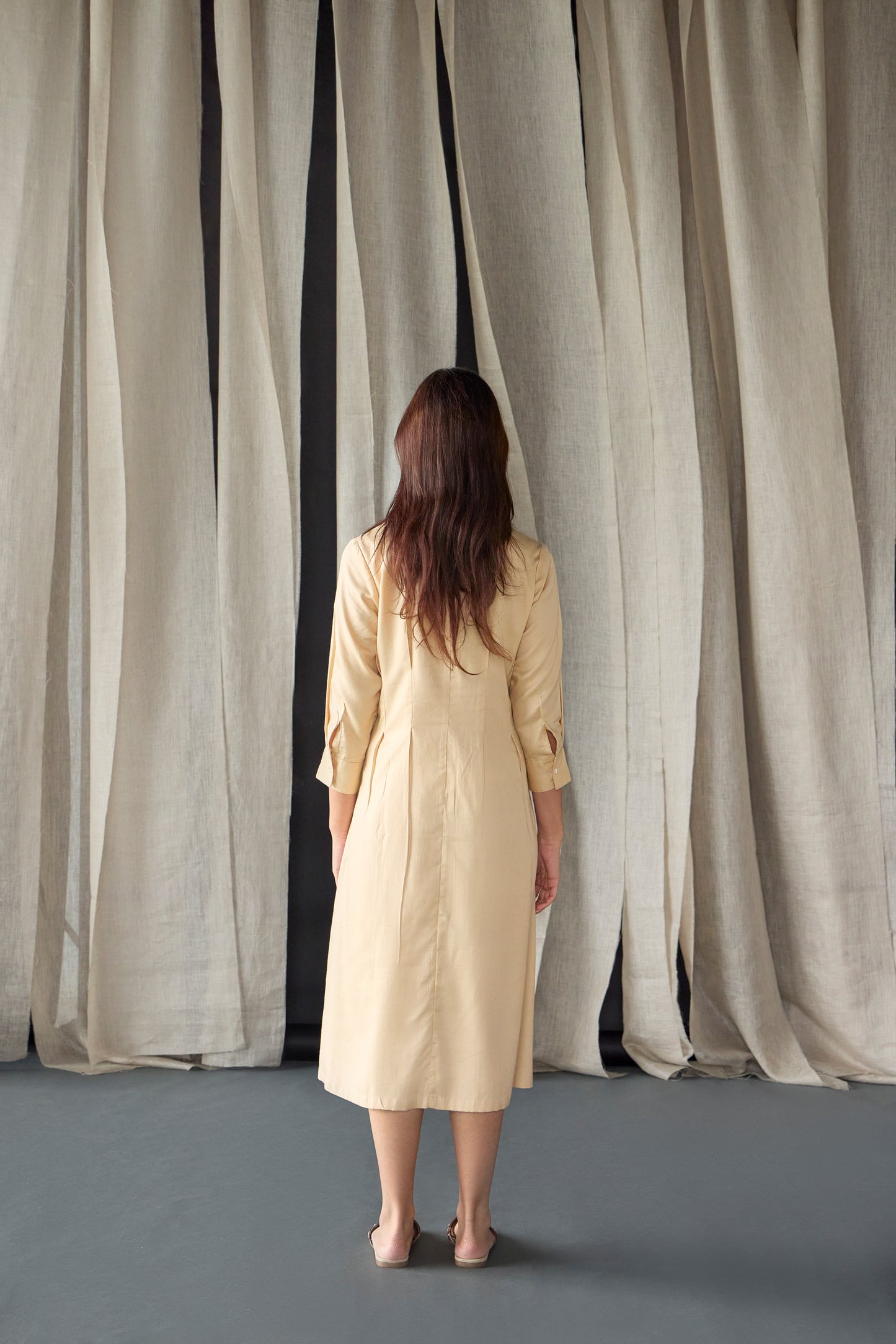 Mellow Fitted Shirt Dress
