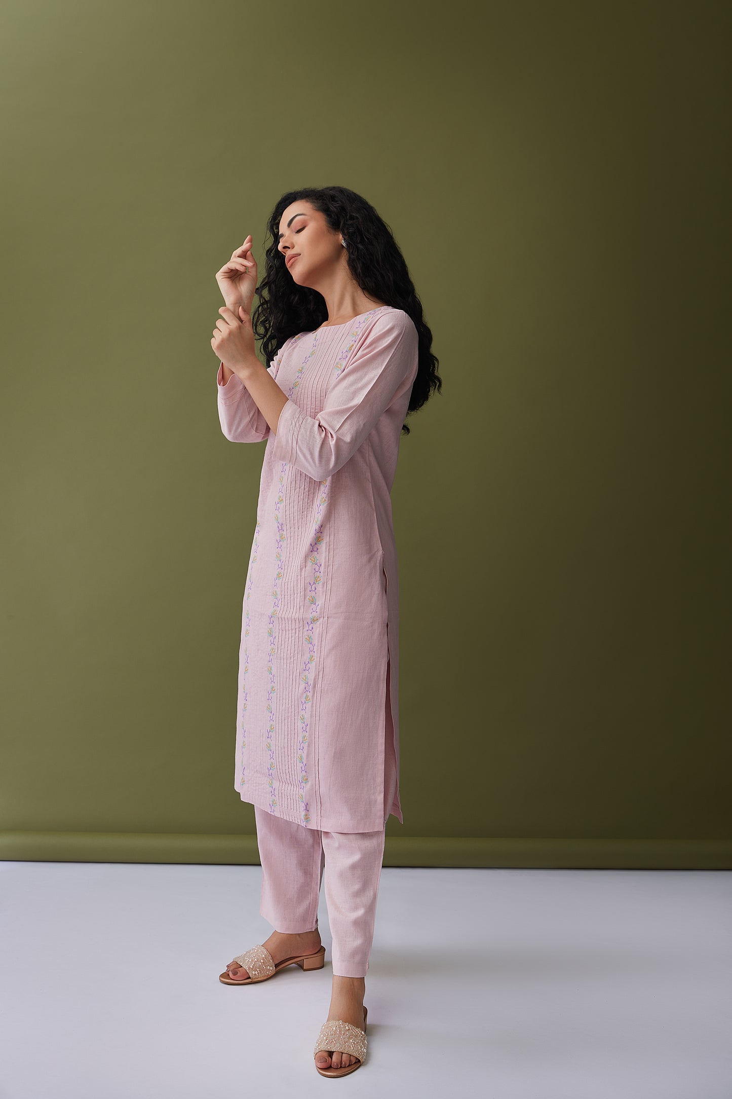 Soft Pink Drops Linen Embroidered Kurta