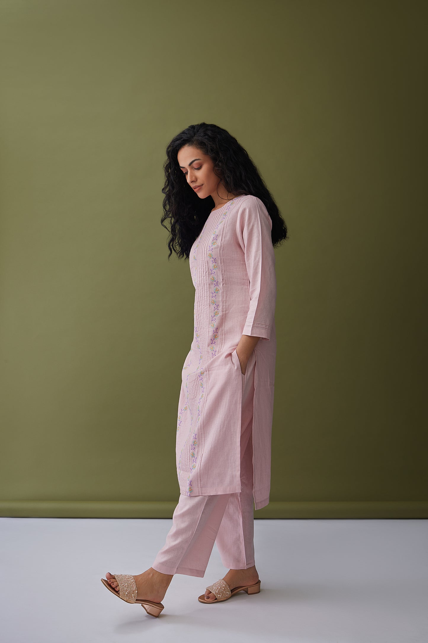 Soft Pink Drops Linen Embroidered Kurta