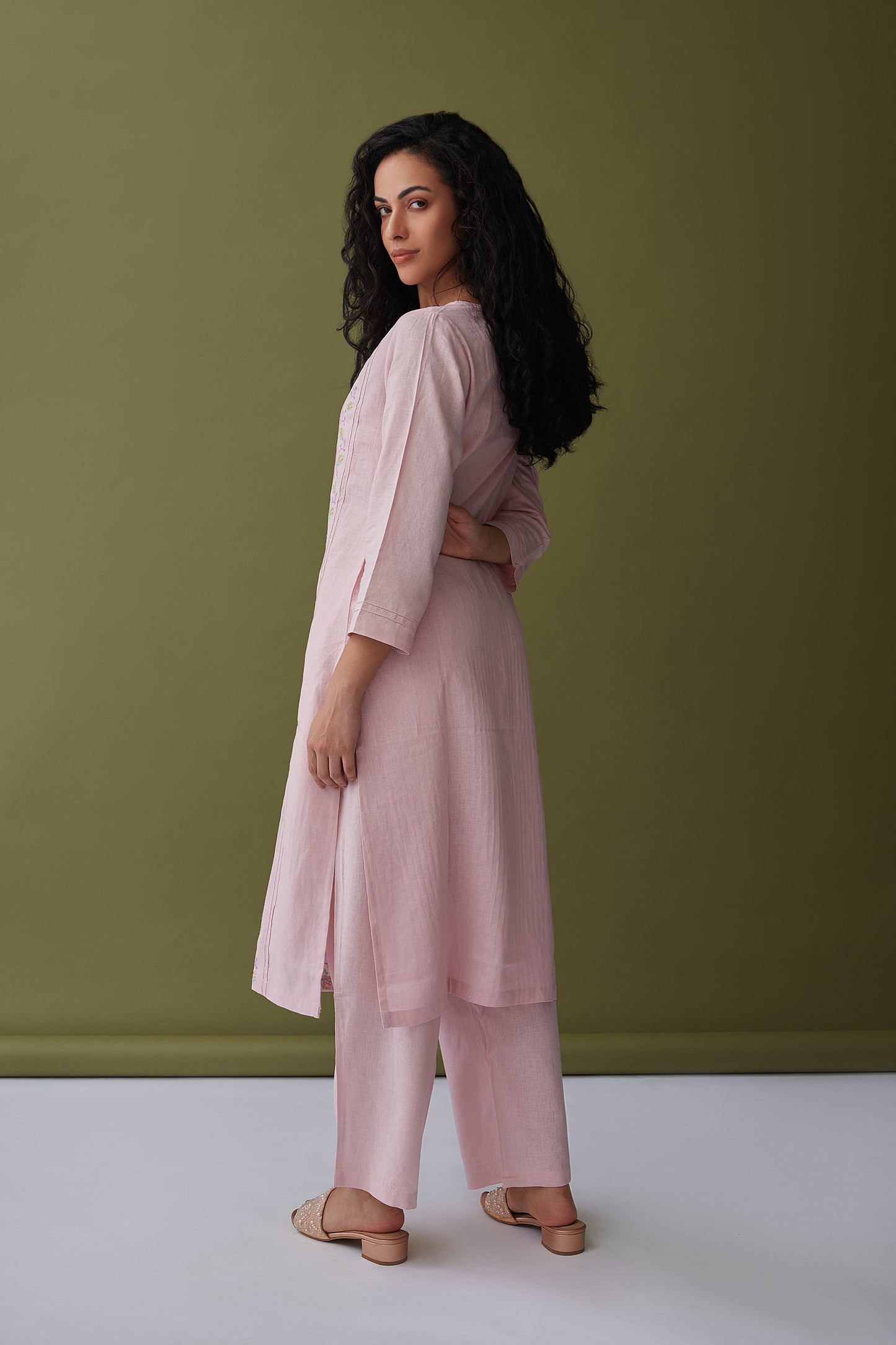 Soft Pink Drops Linen Embroidered Kurta